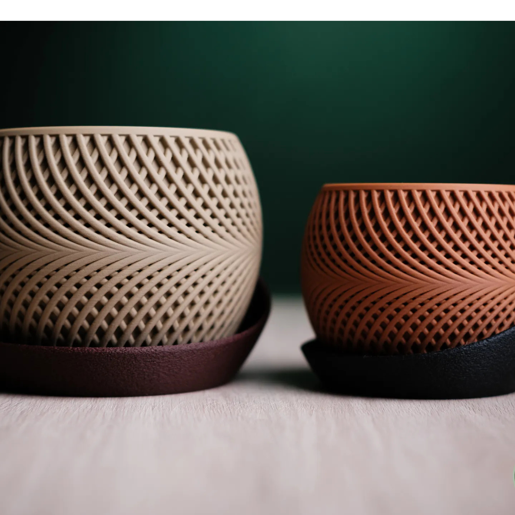 1T Pot + Base – Plant Enthusiast